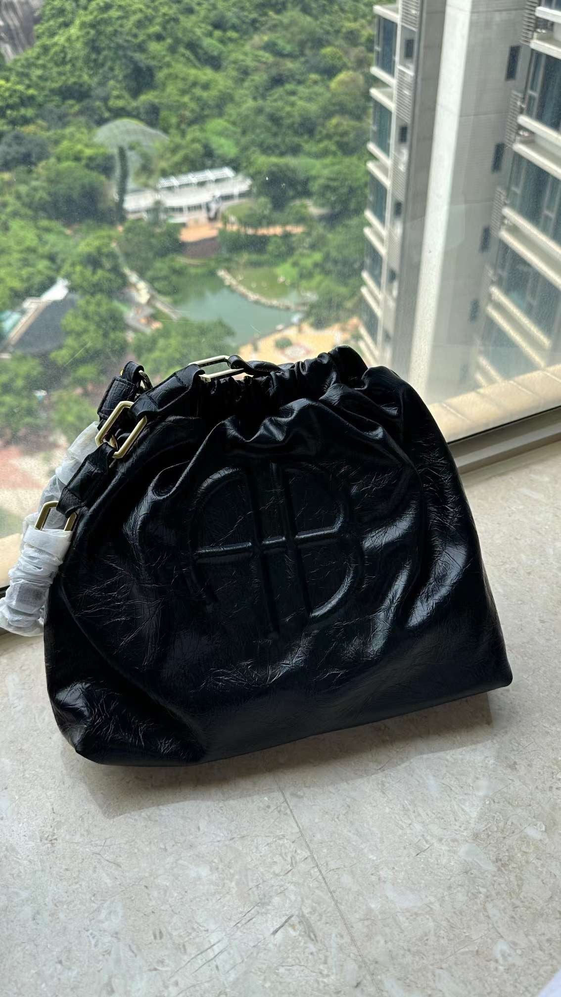 AB collection- PU tote (預訂款)