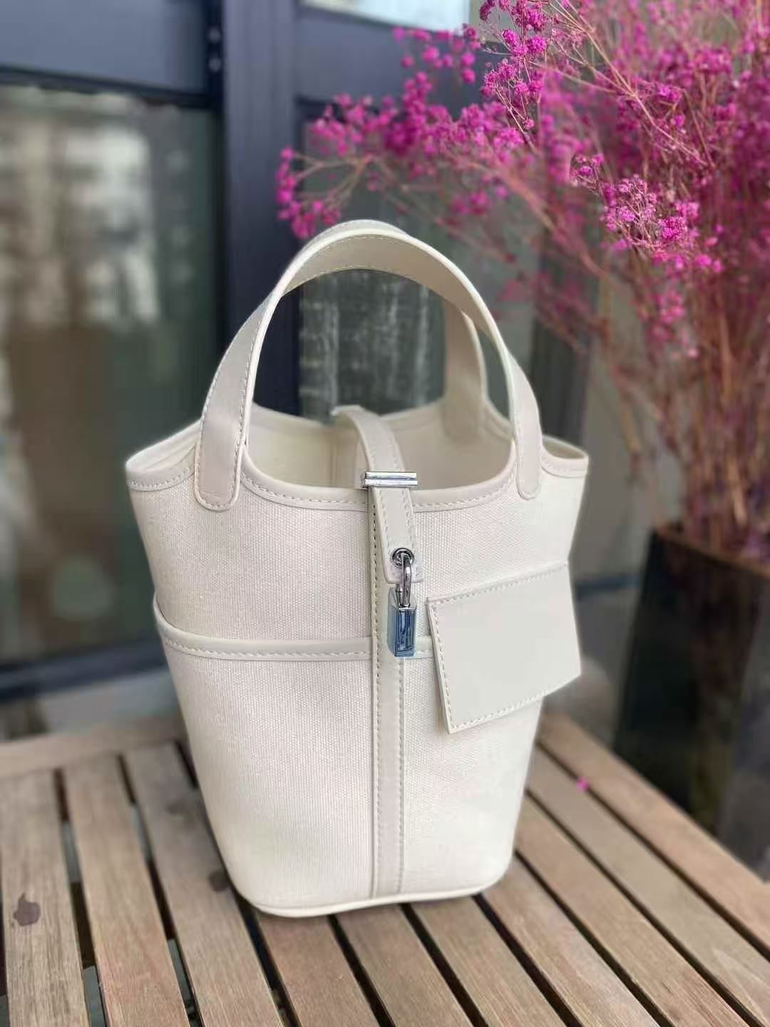 H collection- Pocket 菜藍 18 Swift皮拼帆布