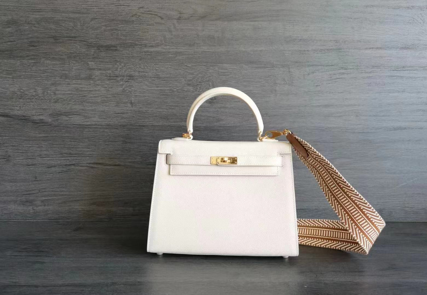 HXXXXŚ® - Kelly 25