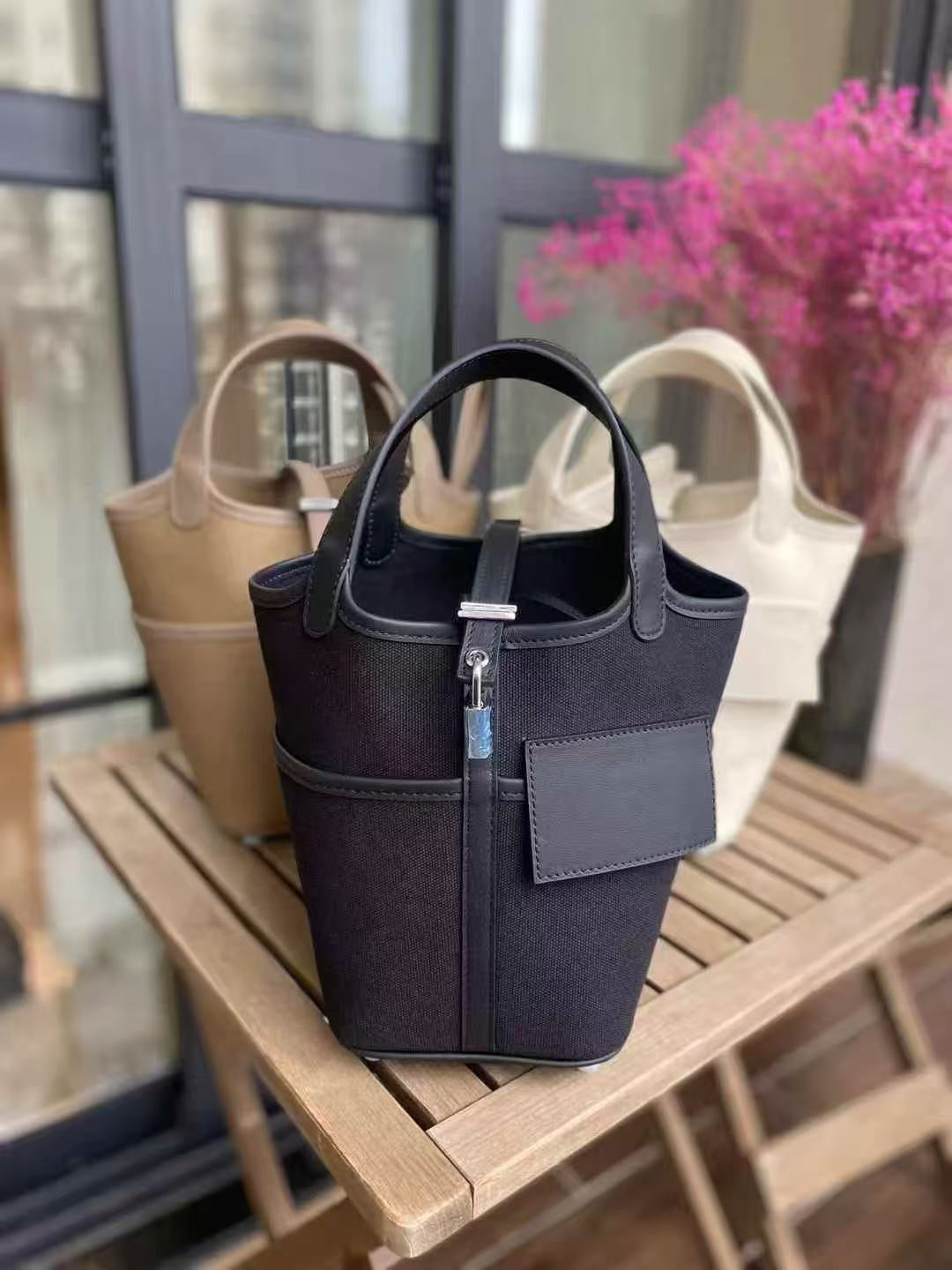H collection- Pocket 菜藍 18 Swift皮拼帆布