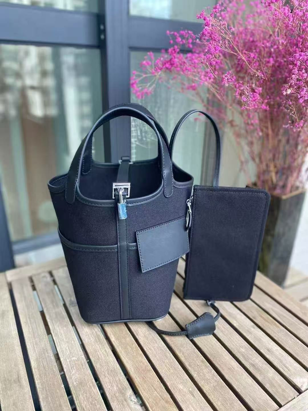 H collection- Pocket 菜藍 18 Swift皮拼帆布