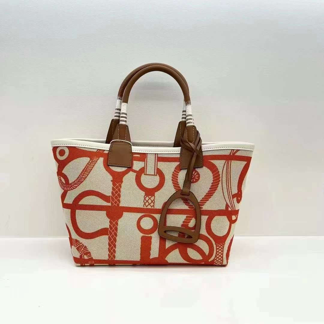H Collection- Canvas Tote (預訂款)