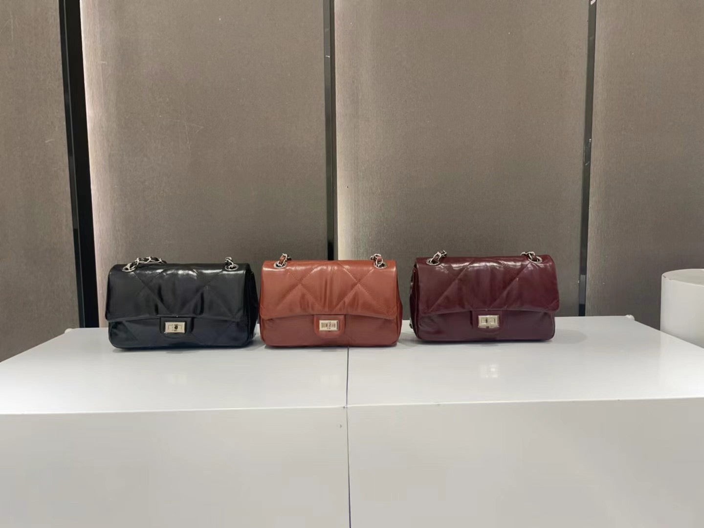 CC style - Vintage sling bag style