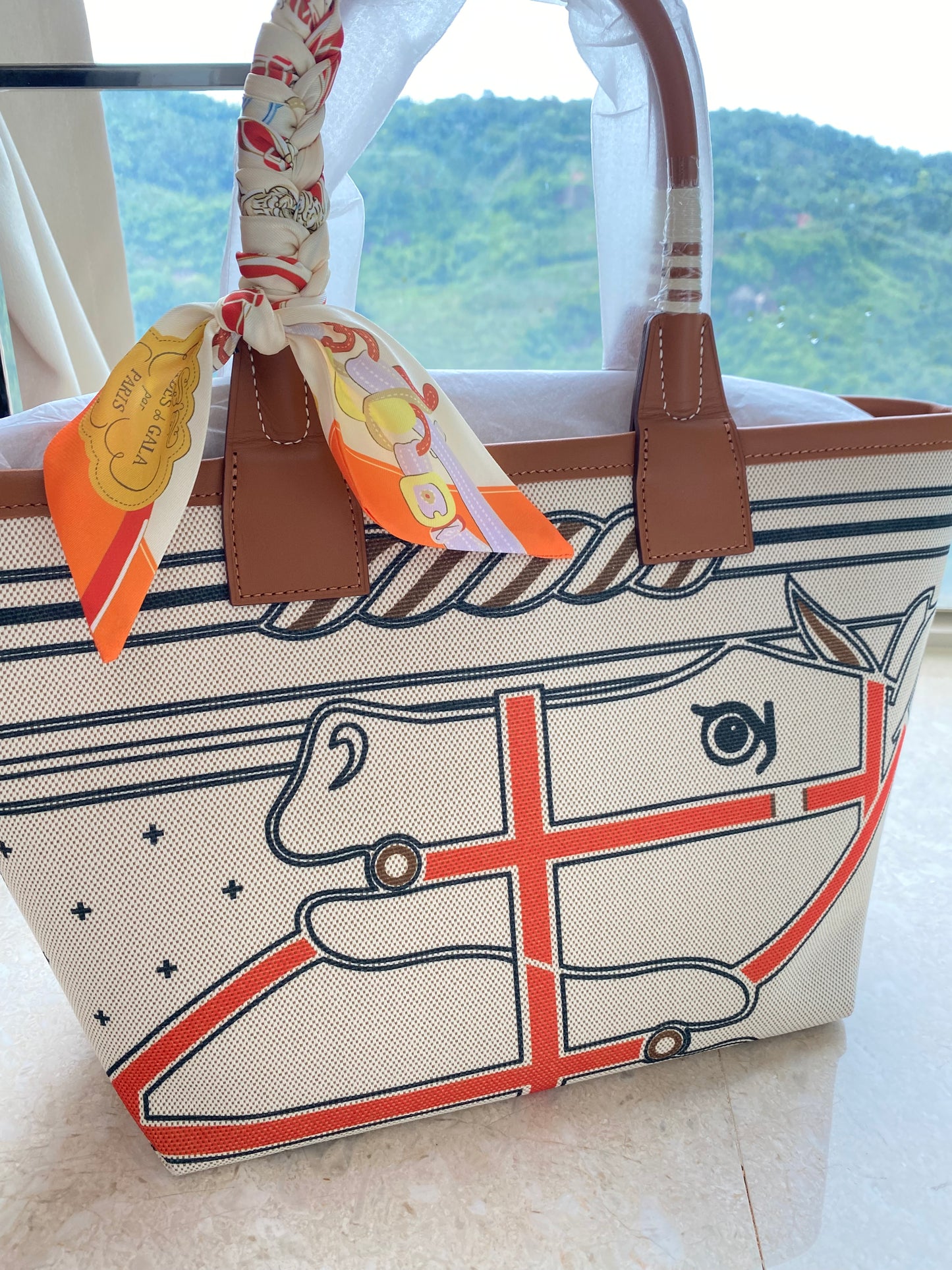 H Collection- Canvas Tote (預訂款)