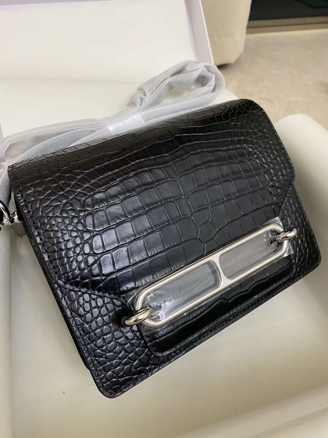 H collection- 🐊紋銀扣豬鼻子( no Brand & Logo)