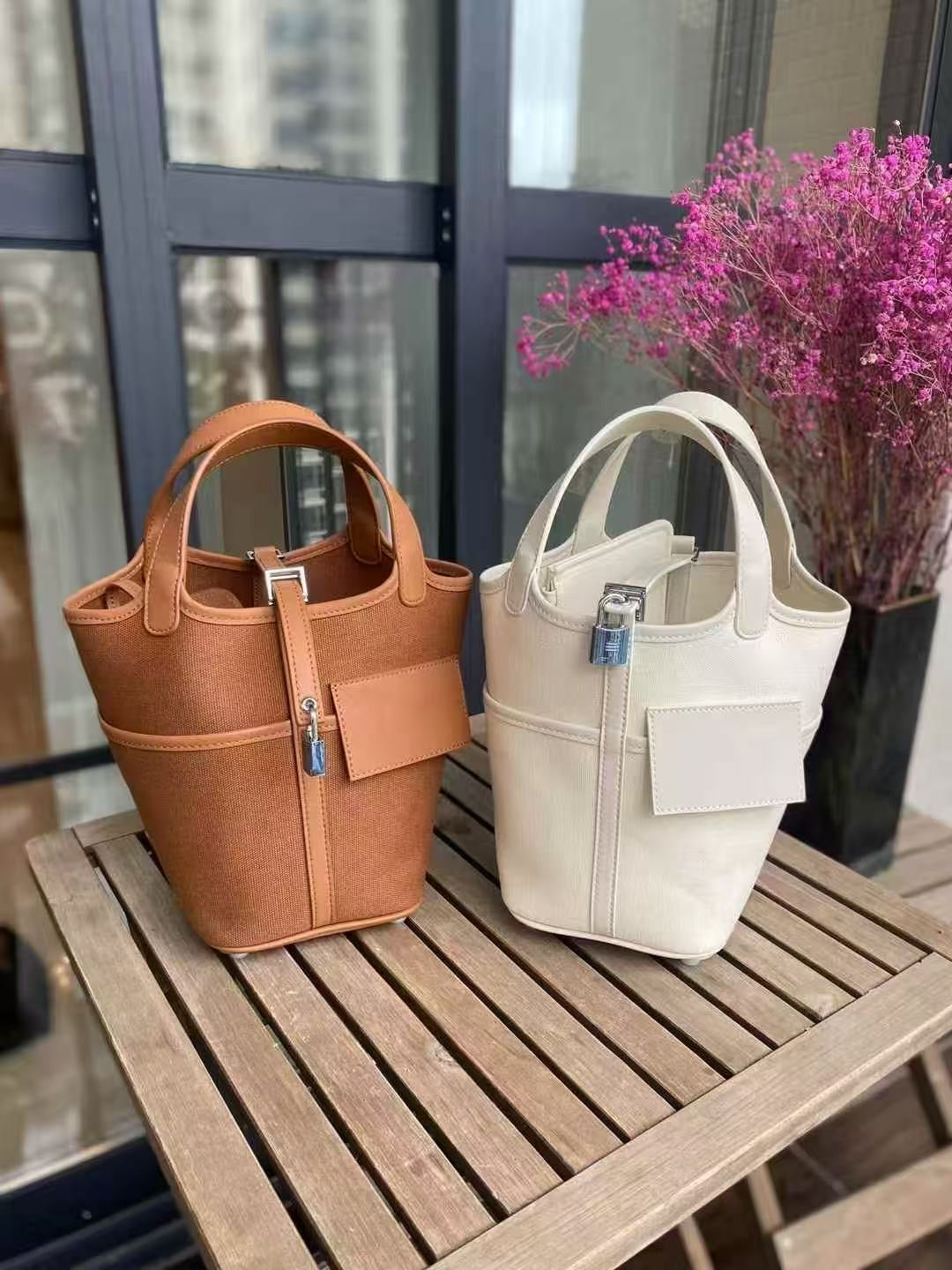 H collection- Pocket 菜藍 18 Swift皮拼帆布