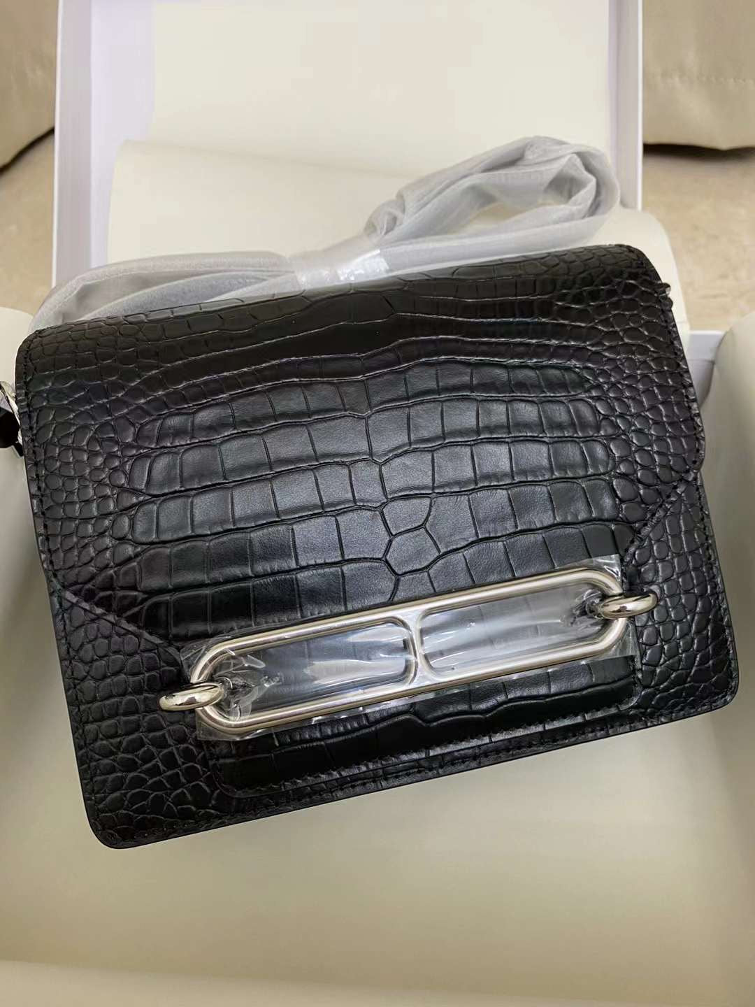 H collection- 🐊紋銀扣豬鼻子( no Brand & Logo)