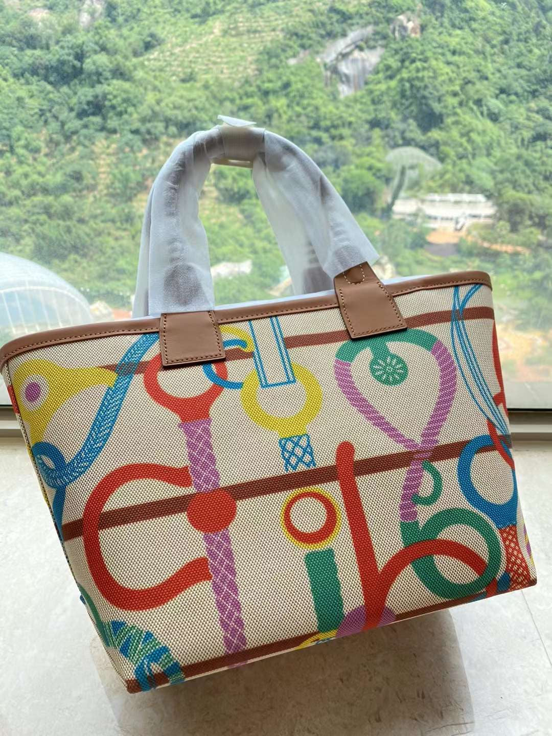 H Collection- Canvas Tote (預訂款)