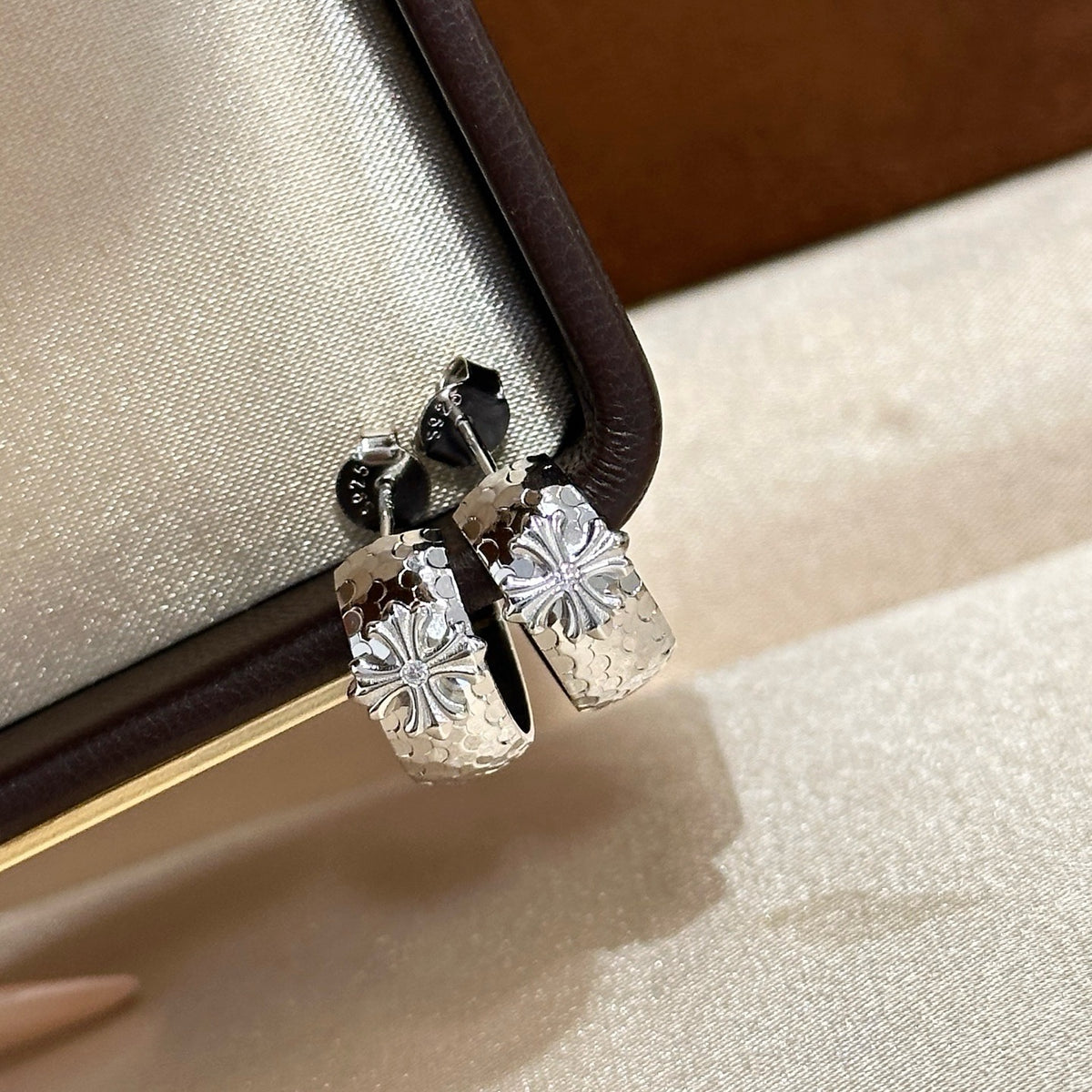 925 Sliver Earrings 碎碎冰十字耳釘