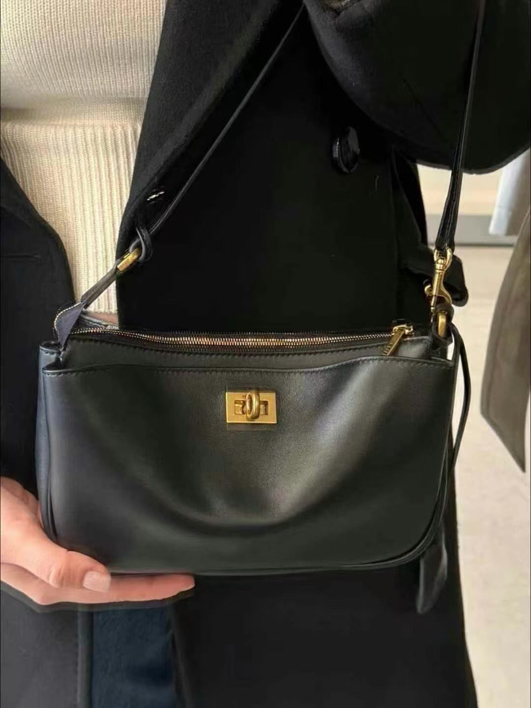 BA collection shoulder bag