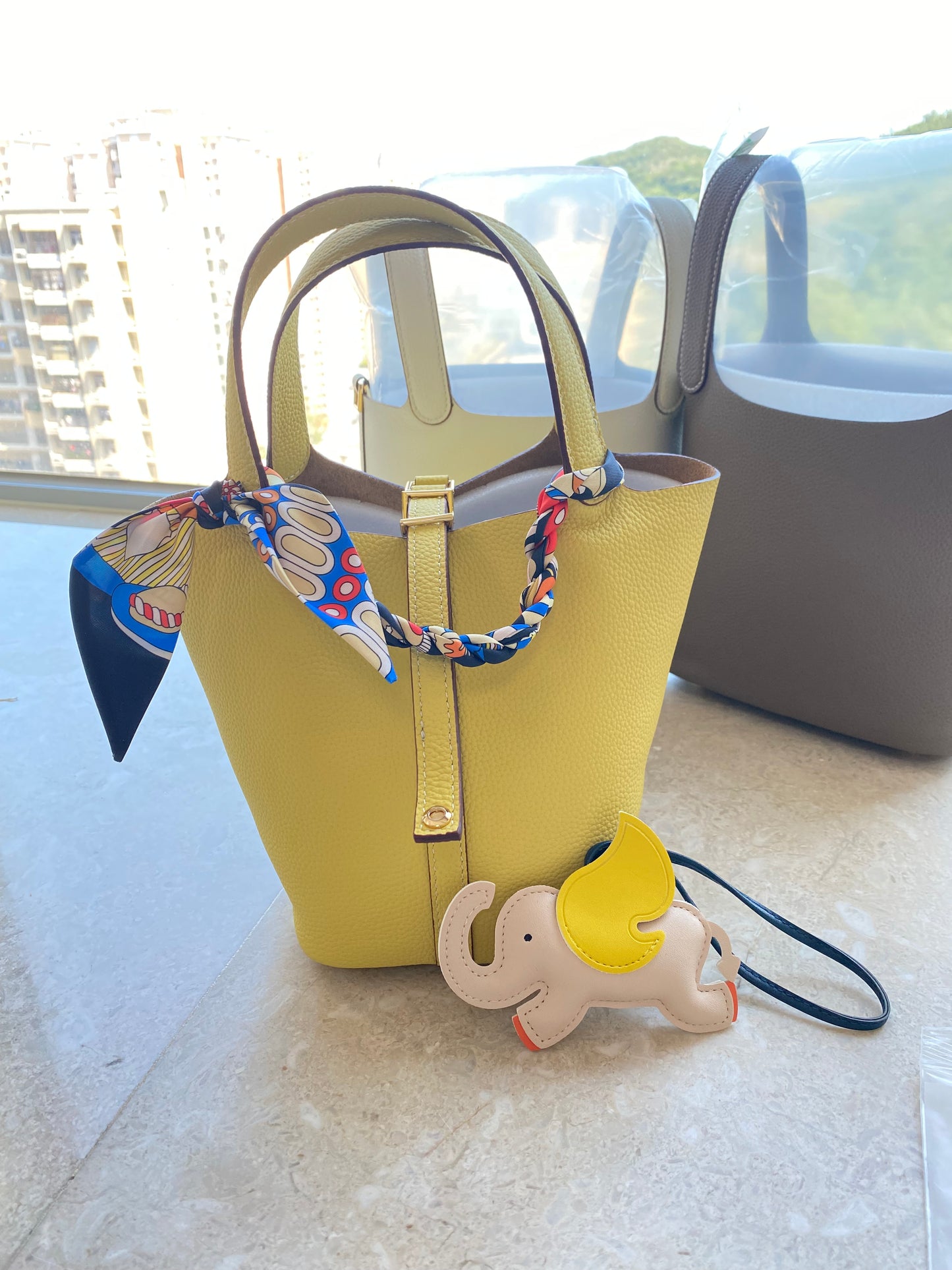 H collection- Korea leather bucket (pic style)