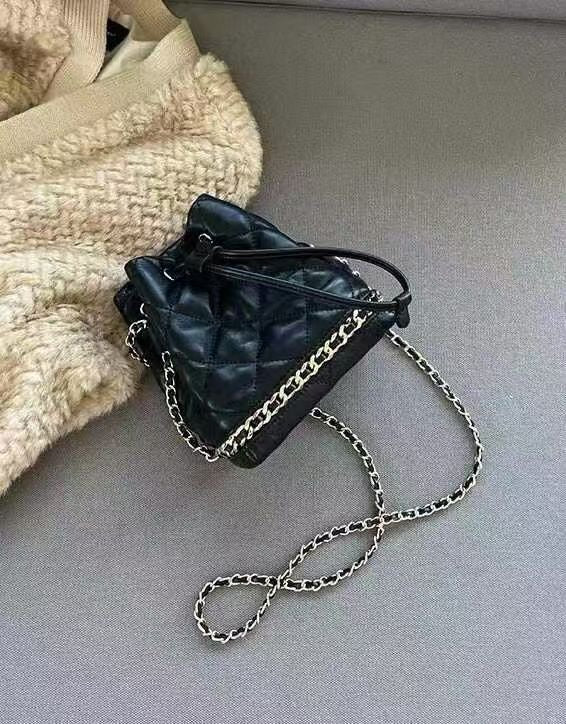CC style- Mini bucket