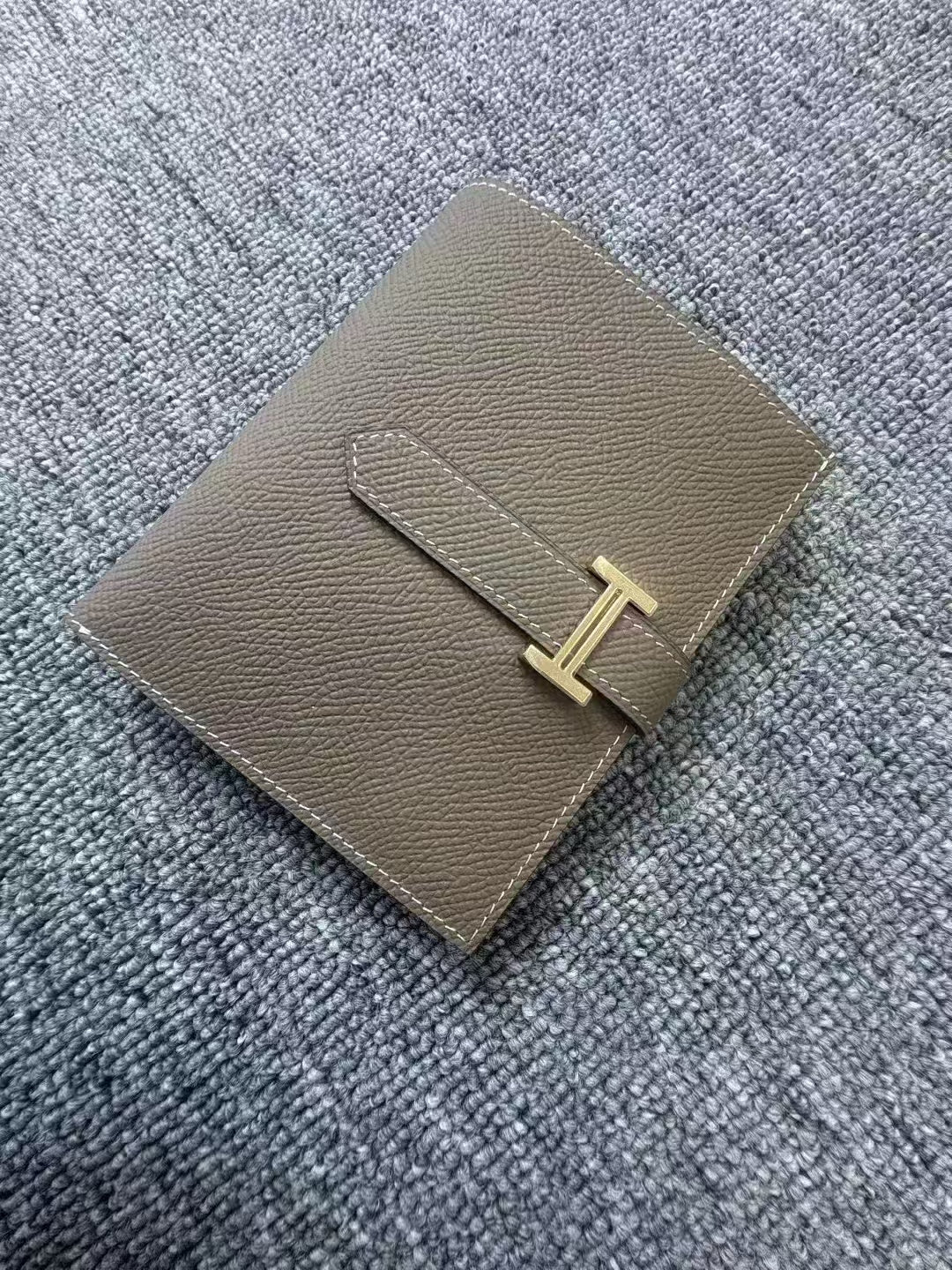 H collection- Short wallet
