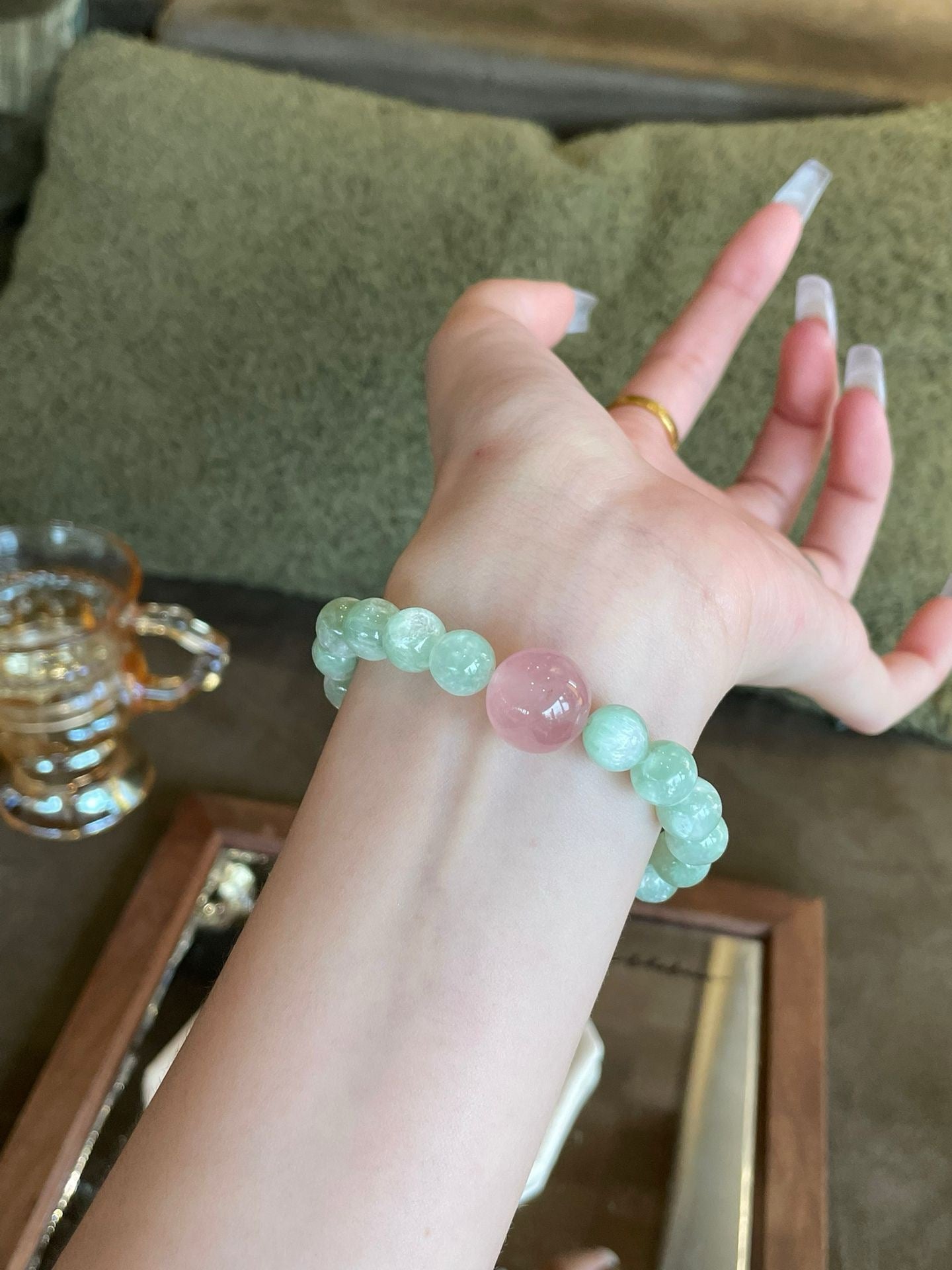 Crystal | 翠綠祖母晶+老礦馬粉