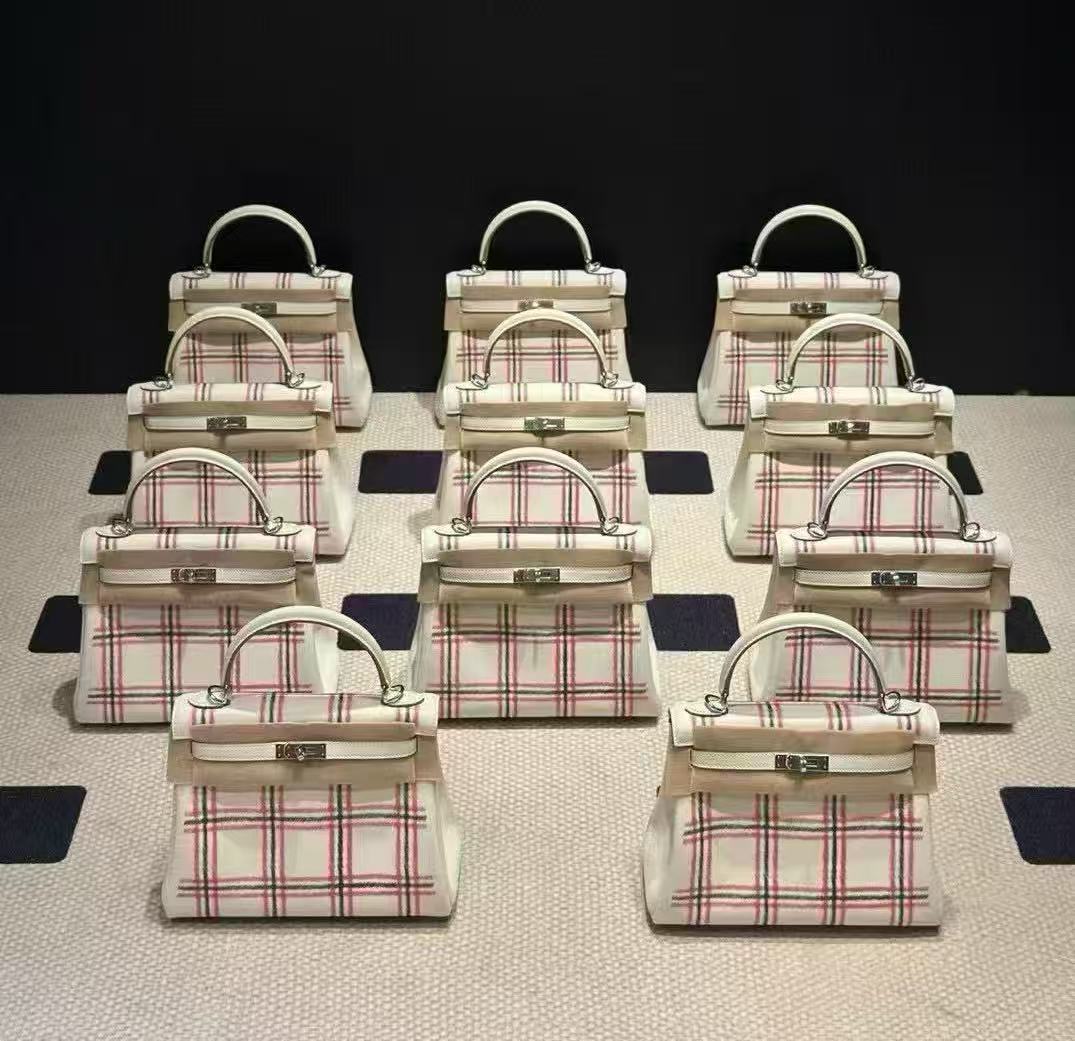 H collection- checkers Box 25cm