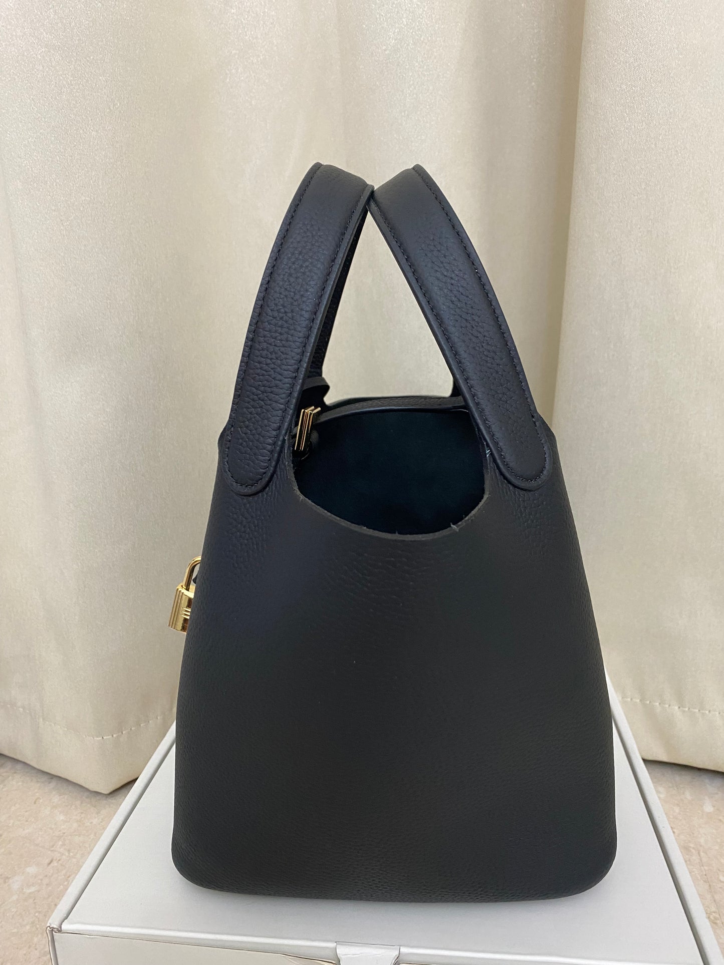 H collection- Korea Bucket Bag