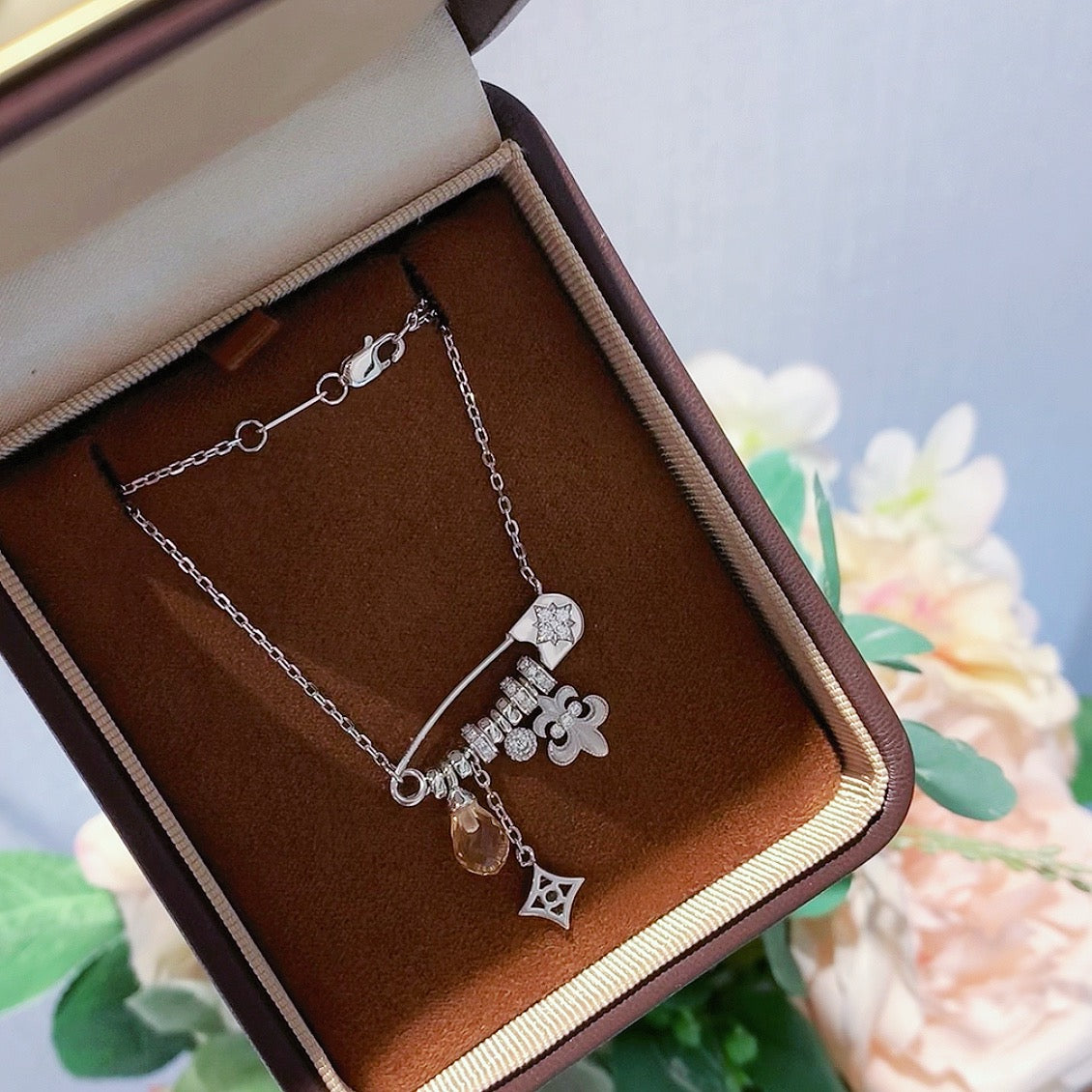 925 Sliver Necklace 鳶尾別針流蘇項鍊