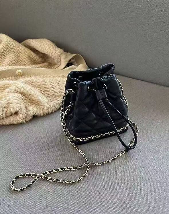 CC style- Mini bucket