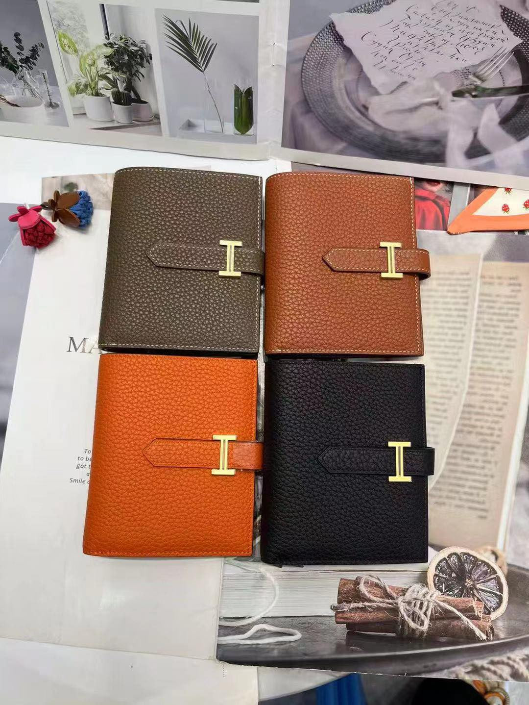 H collection- Short wallet