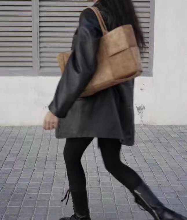BV collection- Six square Tote