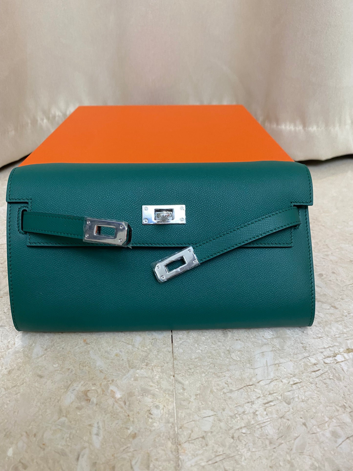 H Collection- 🇰🇷🇰🇷Kelly to go WOC style( wallet)