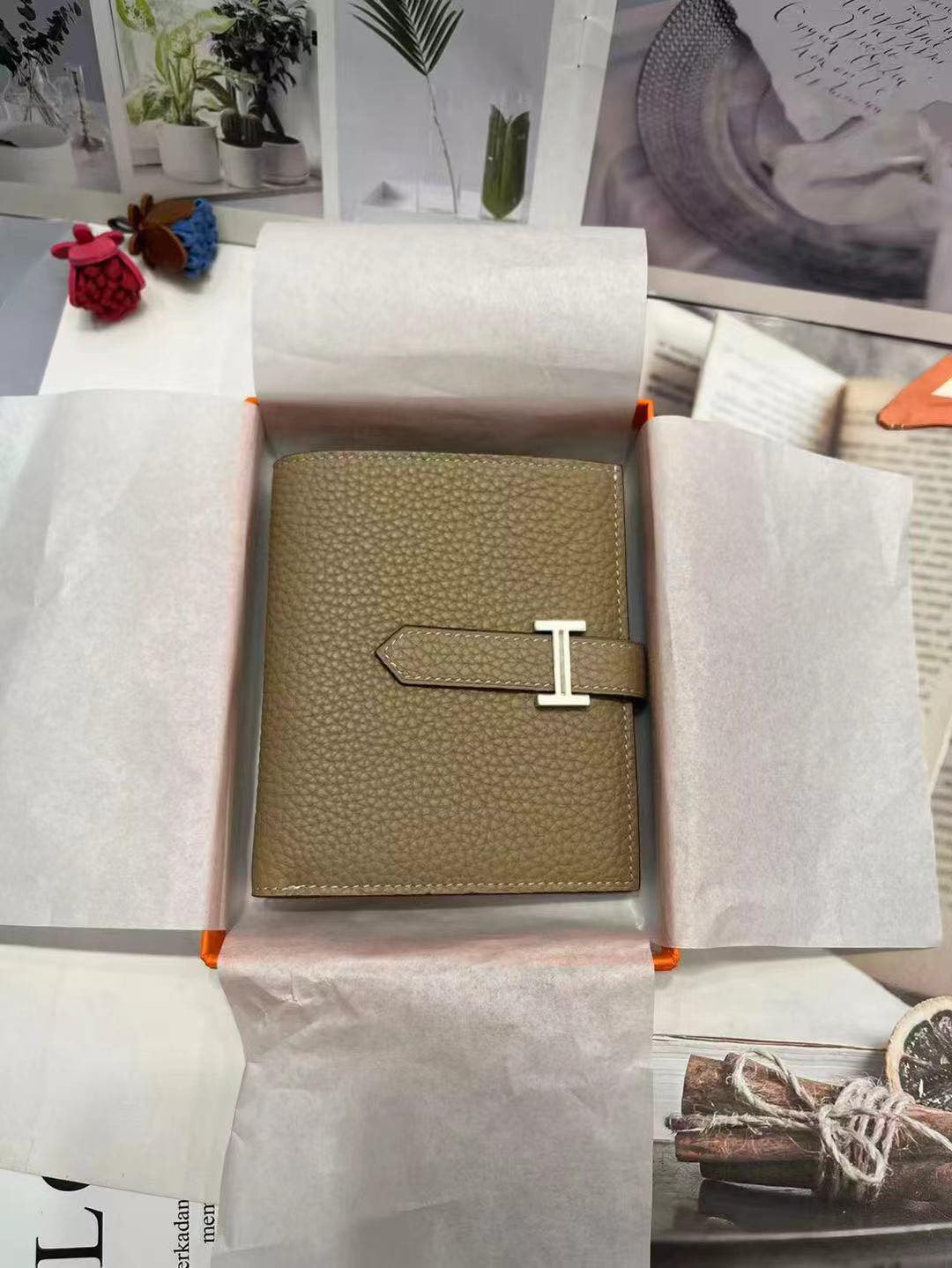 H collection- Short wallet