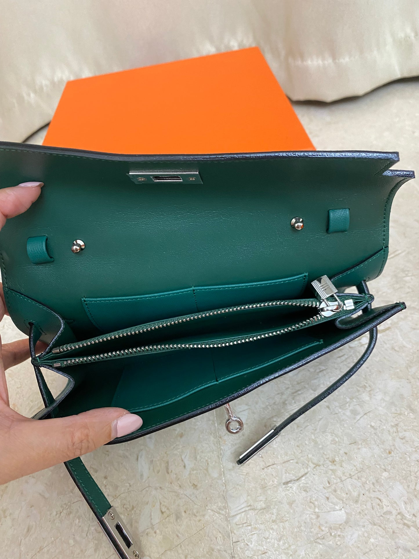 H Collection- 🇰🇷🇰🇷Kelly to go WOC style( wallet)