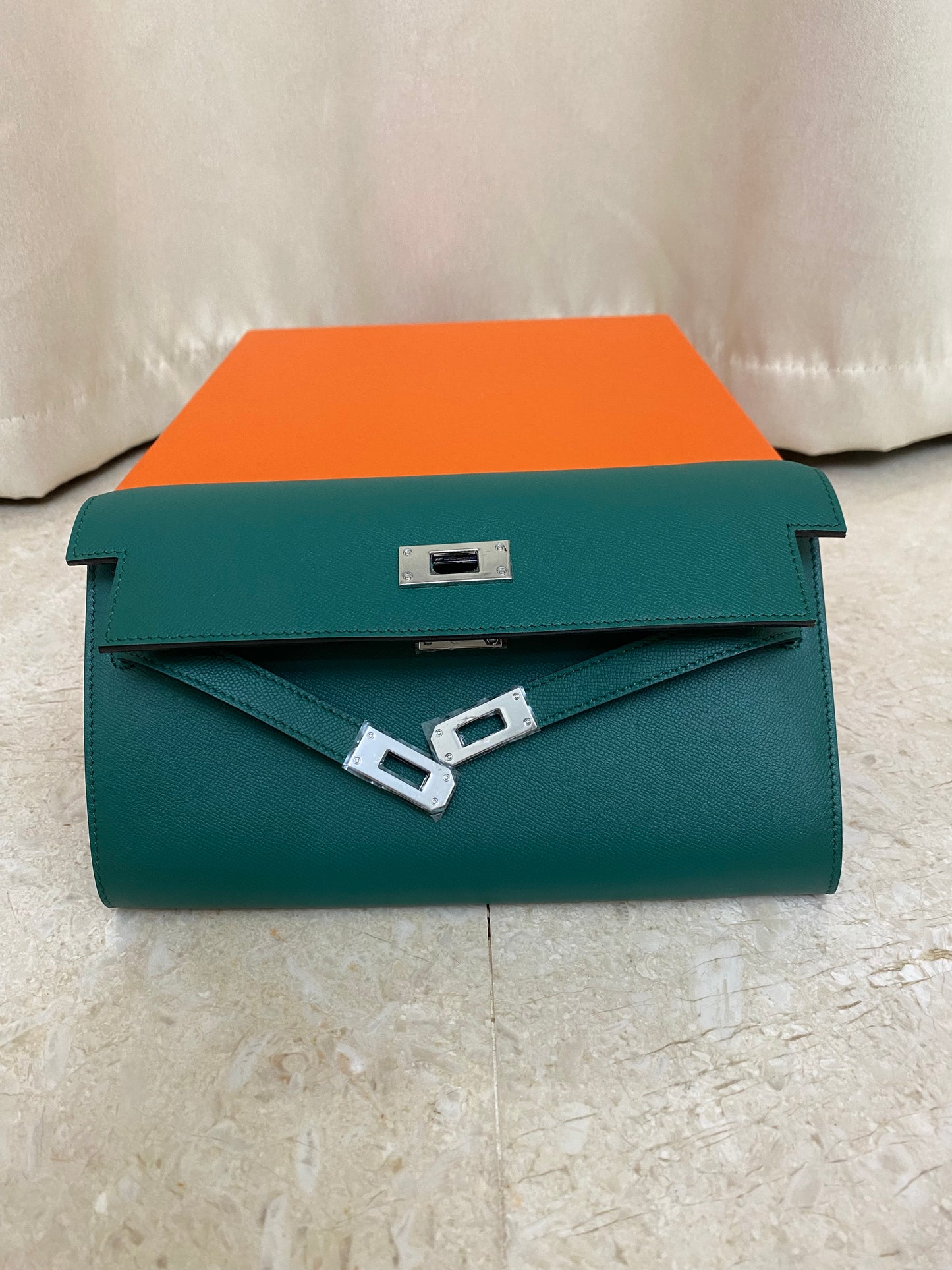 H Collection- 🇰🇷🇰🇷Kelly to go WOC style( wallet)