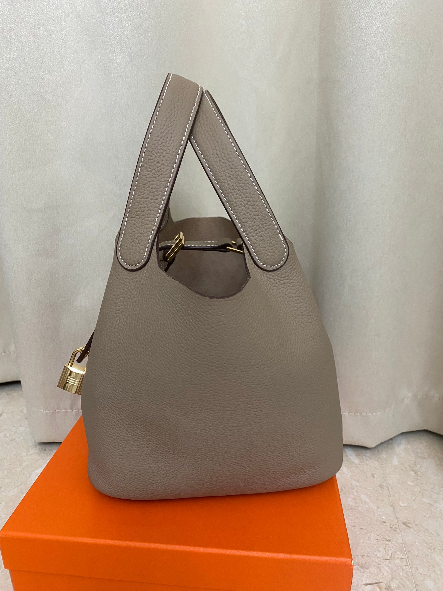 H collection- Korea Bucket Bag