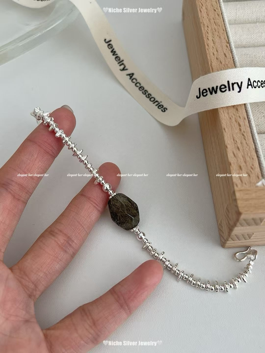 Crystal- 綠碧璽+ 碎銀手鏈